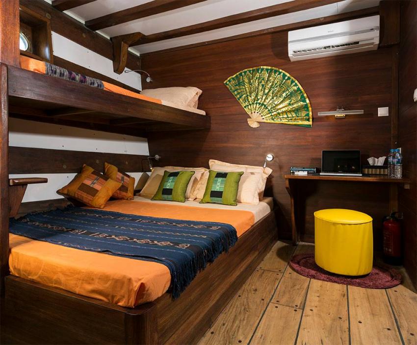 Double bed cabin 2 lower deck MV Ambai, Double bed cabin 2 lower deck MV Ambai, MV Ambai, Indonesien, Allgemein