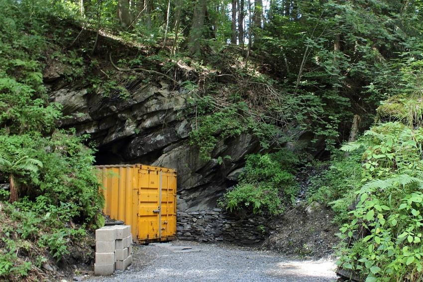 Schieferbergwerk Nuttlar, Nuttlar, Bergwerktauchen, Bergwerktauchen, Nuttlar, Deutschland, Nordrhein-Westfalen