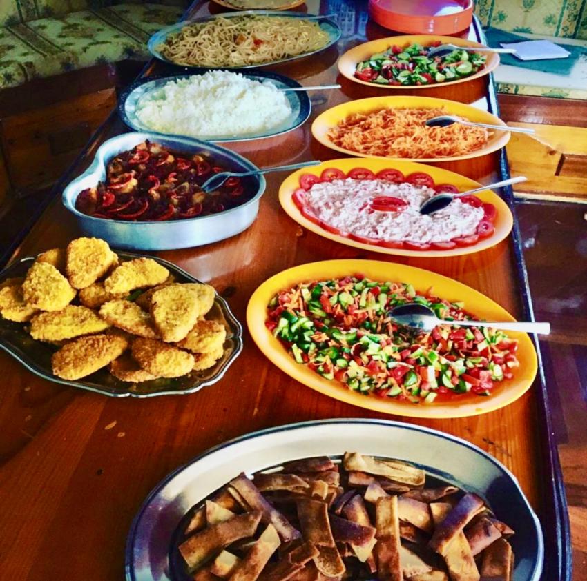 Volkert Dive Center "Volkert 1" Tagesboot Mittagsbuffet, VOLKERT Dive Center - Safaga Ägypten, Ägypten, Safaga