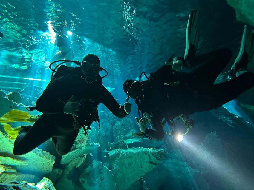 Cenoten Tauchen, Cenote Adventures, Mexiko