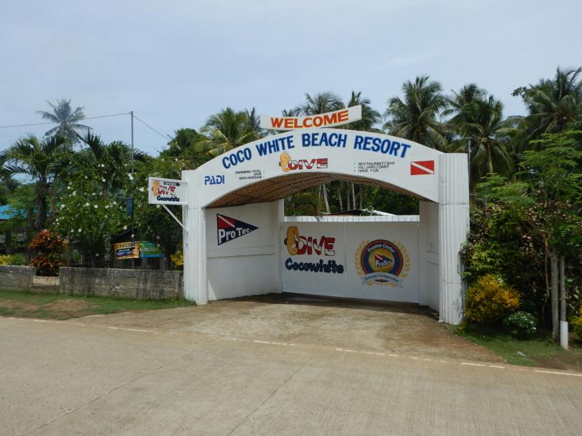 Unser Eingang, Coco White Beach Resort, Basdio Guindulman, Bohol, Philippinen