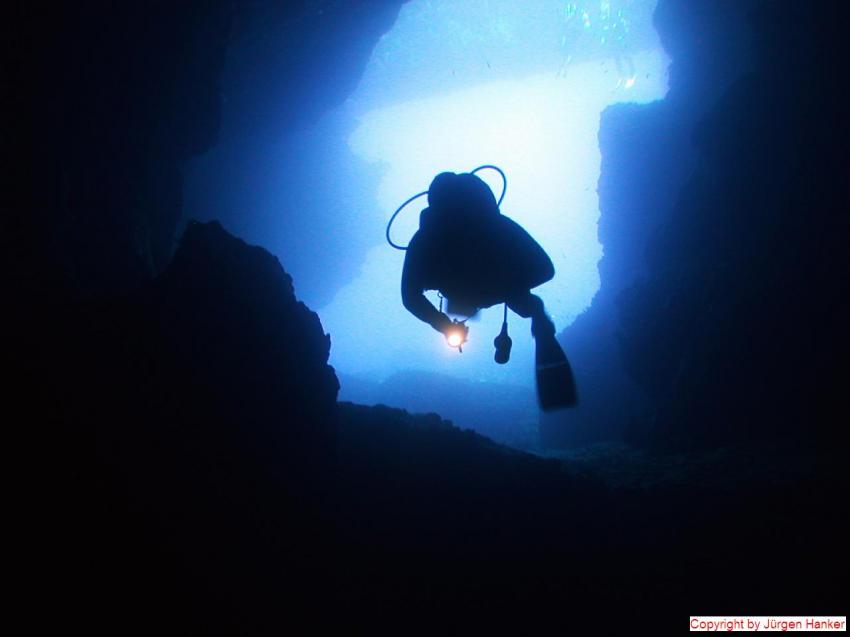 Gozo Aqua Sports - Dive Centre, Gozo allgemein,Malta,Blue Hole Cave,höhlenausgang,licht