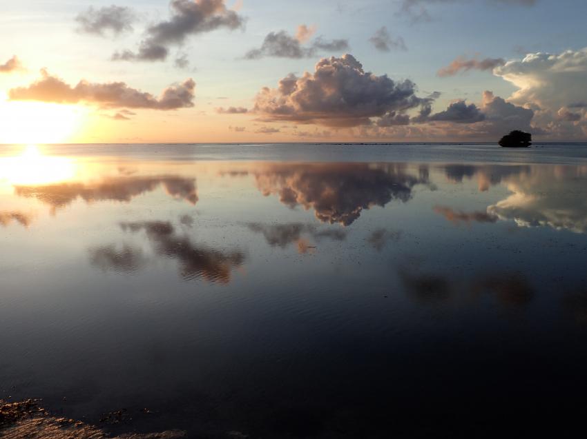 Blue Dolphin Resort Sonnenuntergang, Peleliu Palau, Peleliu Divers, Blue Dolphin Resort, Peleliu Island, Palau